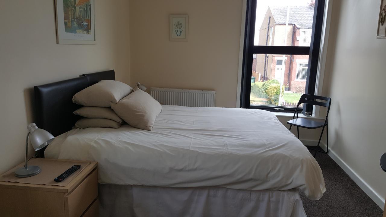 Kings Arms Hotel Farnworth المظهر الخارجي الصورة