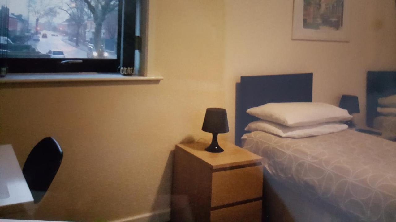 Kings Arms Hotel Farnworth المظهر الخارجي الصورة