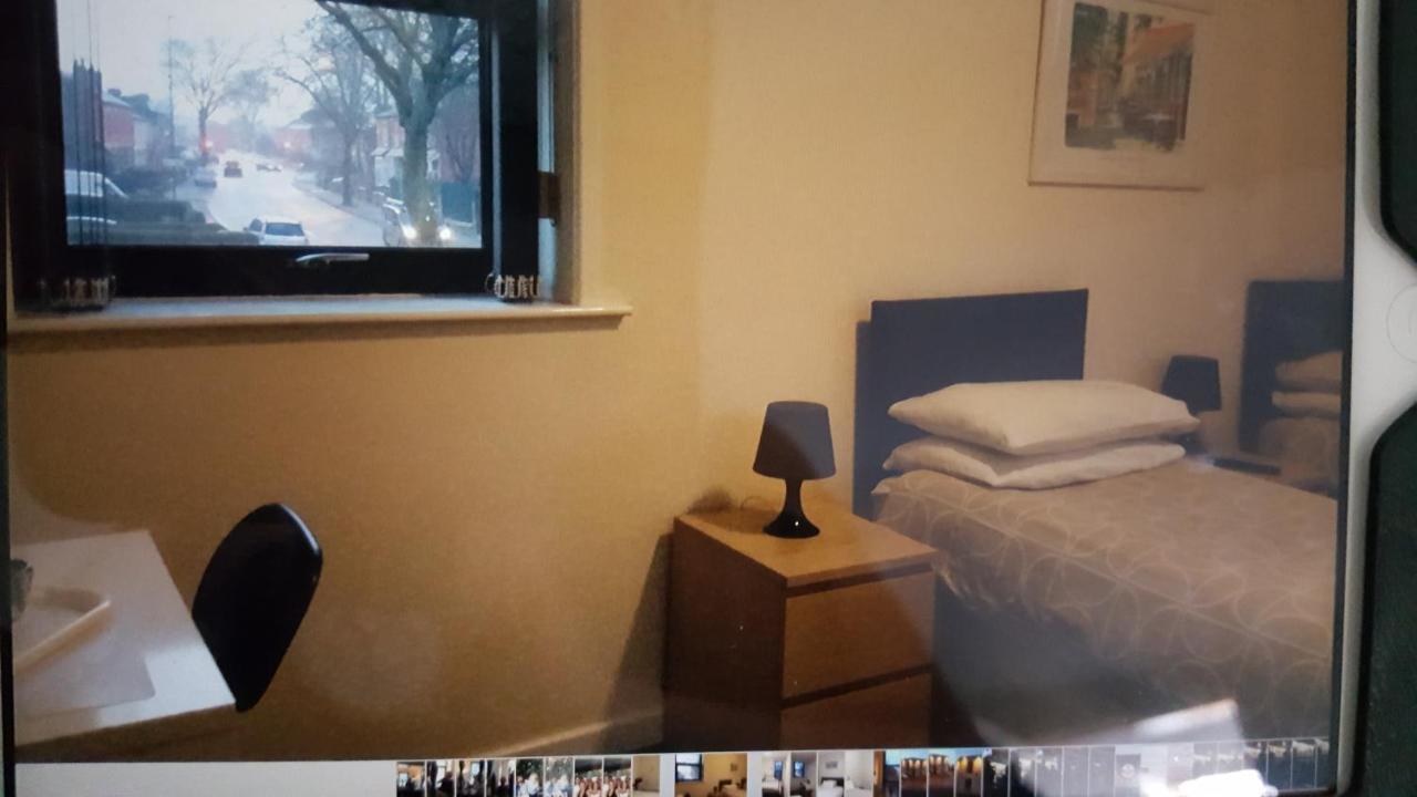 Kings Arms Hotel Farnworth المظهر الخارجي الصورة